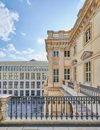 On completion in 2020, the city palace housed the ethnological museum of berlin and the museum of asian art, as well as two restaurants, a theater, a movie theater and an auditorium. Schluterhof Humboldt Forum Berliner Schloss Stadtschloss Deutschland Burgen