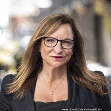 Karen Mcshea's Instagram, Twitter & Facebook