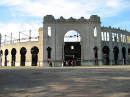 El estilo románico está particularmente bien representado, a pesar de que la iglesia románica más notable de la ciudad fue reemplazada en 1248 por la catedral gótica actual (kölner dom); Pantaleon Artigas Colonia Del Sacramento Mapio Net