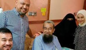 Kuliyah dhuha ustaz azhar idrus official studio tv darul iman 13 ogos 2020 ⏰ 9.00 pagi *channel rasmi ustaz azhar idrus. Rintihan Hati Isteri Pertama Ustaz Azhar Idrus Mynewshub