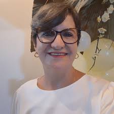 Nossa Ministra Damares Alves é ou não é "porreta"? Governo Bolsonaro:  respeito absoluto pelo dinheiro do povo brasileiro!