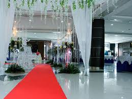 Selain di gedung, resepsi pernikahan juga bisa dilakukan di rumah, terutama bagi mereka yang ingin menghemat biaya karena harga sewa gedung memang relatif mahal. Pilihan Daftar Wedding Organizer Di Jakarta Dengan Pelayanan Terbaik Media Navigasi Indonesia