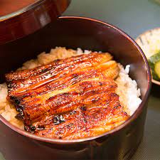 国産うなぎ使用のうな重 3,300円（税込） 1ヶ所3個以上のご注文で旧函館市内のみ配達いたします。 また、通常は水曜日が定休日ですが、 28日（水）は営業し、翌29日（木）がお休みとなります。 çž¬ é™å²¡ ã†ãªãŽ é£Ÿã¹ãƒ­ã‚°
