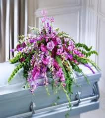 Pin By Linda Cormier On Gardening Funeral Floral Funeral Floral Arrangements Casket Flowers
