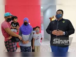 2011 kereta sewa perak | blogger templates for over 50 chat sponsors: Tujuh Beranak Berhimpit Tidur Dalam Kereta