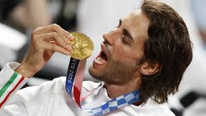Proposta di matrimonio a chiara, poi vola alle olimpiadi di tokyo. T7i5l 4dy09c0m