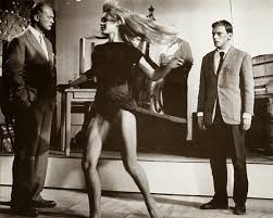 A young brigitte bardot sculpting a sand profile at the venice film festival in 1953. Silvae September 2014
