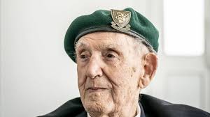 Vdes në moshën 100-vjeçare komandoja e fundit e mbijetuar e Normandisë  D-Day