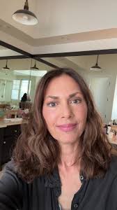 See it is confusing where to look—neither place looks right! Someone  explain where I'm supposed to look!