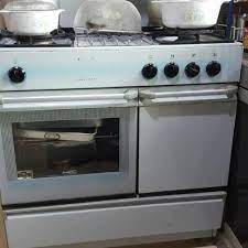 Look through examples of dapur translation in sentences, listen to pronunciation and learn grammar. Dapur Gas In English Desainrumahid Com