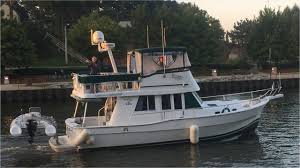 Police were out in force in primrose hill as londoners made the most of the sunny day. Milford Couple Travels By Boat For A Year On America S Great Loop