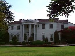 Realtor.com estimates the fresh prince house to be worth $6,475,500 today. A Look Back At The House From The Fresh Prince Of Bel Air Hooked On Houses