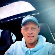 Newbie here and having fun learning tips and tricks 😊 I recently bought a  portable cordless pressure washer which is working pretty well and the 2  batteries have lasted 3 cars 🔋