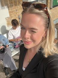 booked and blessed, never stressed 🙏🏼🤪