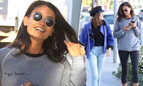 Photogallery of kelly gale updates weekly. Victoria S Secret Model Kelly Gale Swaps Her Bikinis For A Grey Sweatshirt And Leggings Daily Mail Online