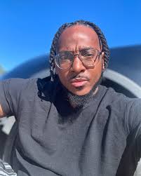 Keep pursuing your goal, no matter if you're exhausted, afraid, struggling,  or standing alone-just never give up. 🙏🏾