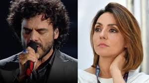 All'età di 25 anni diventa padre di pablo, avuto da una relazione con una sua ex compagna del liceo. Ex Moglie Di Francesco Renga