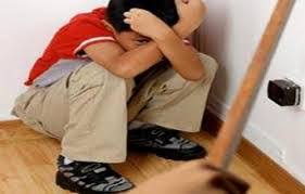 وذكرت المصادر أن الخطيبة أقدمت على طعن خطيبها عدة طعنات بالسكين وضربه بعصا، مشيرة إلى أن القاتلة عمرها نحو 25 سنة وهي مطلقة ولديها ابنة، في حين قريبتها التي شاركتها الجريمة عمرها نحو 20 سنة. Ø¶Ø±Ø¨ Ø§Ù„Ø¹ØµØ§ Ø§Ù„Ø¶Ø±Ø¨ Ø¨Ø§Ù„Ø¹ØµØ§ Ø§Ø¬Ù…Ù„ Ø¨Ù†Ø§Øª