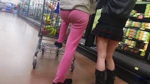 Teen Upskirt at supermarket - Voyeur Videos