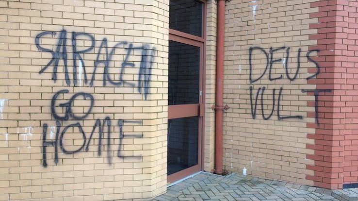 Mosque in Cumbernauld sprayed with racist graffiti - BBC News