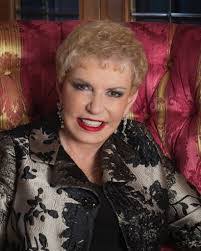 Kim Craddock's Instagram, Twitter & Facebook