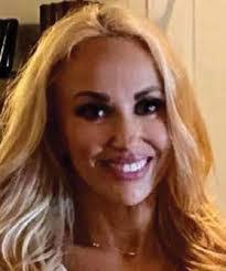 Lisa Cayton's Instagram, Twitter & Facebook