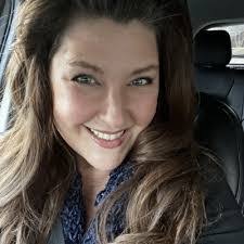 Amanda Mier's Instagram, Twitter & Facebook