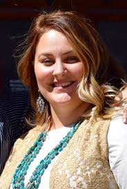 Dixie Hatch's Instagram, Twitter & Facebook