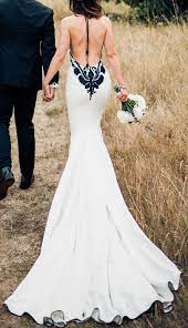 Mark Zunino Ivory And Black Silk Kleinfeld Style 33426495 Modern Wedding Dress Size 4 S 49 Off Retail Mark Zunino Wedding Dresses Wedding Dress Alterations Wedding Dress Sizes