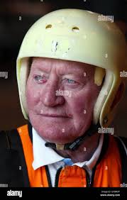 News defence parachute hi-res stock photography and images