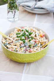 Ich finde, der sommer macht es uns besonders in der küche viel einfacher. Nudelsalat Ohne Mayo Mit Paprika Mais Und Fruhlingszwiebeln