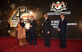 Siang malam memikirkan untung rugi. Photo Gallery Category Sesi 3 Image Sesi 3
