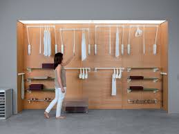 Accessori per mobili, armadi e cabine armadio. Accessori In Plastica Per La Cabina Armadio Wall System By Servetto