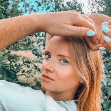 Wendy Troost's Instagram, Twitter & Facebook