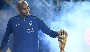 Steven nkemboanza mike christopher nzonzi (born 15 december 1988) is a french professional footballer who plays as a defensive midfielder for french club rennes, on loan from italian club roma, and the france national team. Steven N Zonzis Aussergewohnlicher Weg Vom Zweitliga Absteiger Zum Weltmeister