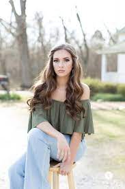 Hairstyles for older women are not limited to be just tied in a bun or left freely. Senior Pictures Atlanta Senior Pictures Hairstyles Senior Portraits Hairstyles Senior Girl Photography