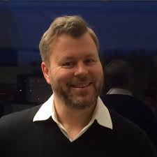 Det nya anställningsavtalet är nu påskrivet! 🍾 Att lämna ett jobb efter 16  år är en stor och känslosam förändring. Under dessa år har jag haft  möjlighet att växa, lära mig och