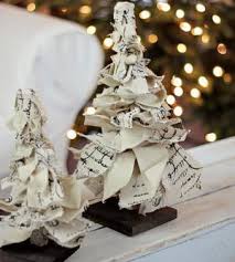 It doesn't need much effort and imagination to make festive christmas dinner table decorations, which can contribute to the christmas spirit!if you decide to surprise your friends and family with an original arrangement you can borrow some of the ideas below. Tabletop Christmas Trees Allfreechristmascrafts Com