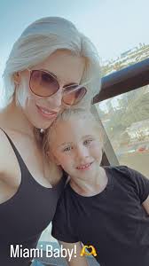 Mommy Daughter Miami Trip ☀️ Such an amazing opportunity to catch up with  my a couple NYC friends and have our children meet each other 💛