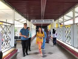 Hastane kategorisinde yer alan hospital temenggong seri maharaja tun ibrahim kulai adres bilgileri: Edaran Kurma Di Hospital Temenggong Sri Alan Tee Boon Tsong éƒ'å‡¯èª Facebook