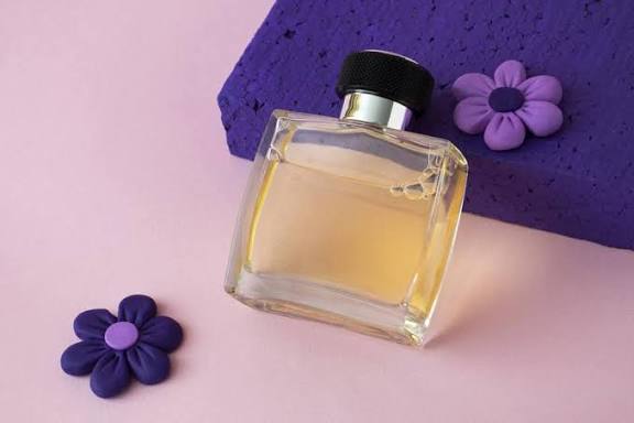 7 Rekomendasi Parfum Sholat Perempuan dan Harganya | Popbela.com