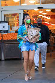 The actress carries herself gracefully and always looks beautiful in whatever she wears. Rihanna Wears Hawaiian Shirt High Heels For A Quick Grocery Run