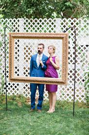 Diy Hanging Frame Wedding Photo Booth Handmade And Homegrown Diy Wedding Photo Booth Framed Wedding Photos Rustic Photo Booth