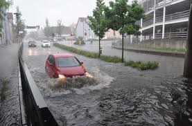 Auch in und um stuttgart sorgten erneute unwetter für einschränkungen im bahnverkehr. Wetter Im Sudwesten Elvira Bringt Hagel Und Starkregen Baden Wurttemberg Stuttgarter Zeitung