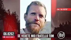 Di rienzo nasce nel popolare rione di forcella, figlio di fiore de rienzo, inviato speciale del programma «chi l'ha visto?». Lgzdex9nlhh5am