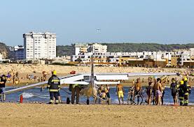 Zoals bekend ligt lissabon aan de atlantische oceaan. Unfall Mit Kleinflugzeug Horror Am Strand Bei Lissabon Panorama Stuttgarter Zeitung