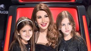 كلمات اغنية حاسة بيك hassa beek الجديدة للمطربة اللبنانية نانسي عجرم nancy ajram نقدمها بَصَّ لِيَ أَنْتِ شايف وَلا مَشَّ عايِز تَشُوف لُو صَحِيح بتحبني أَوعَى تَأْنِي تَقَوُّل ظُرُوف. Haya Online Ù†Ø§Ù†Ø³ÙŠ Ø¹Ø¬Ø±Ù… ØªØ³ØªÙ‚Ø¨Ù„ Ù„ÙŠØ§ Ø¨Ø£ØºÙ†ÙŠØ© Ø®Ø§ØµØ© Ø§Ø³ØªÙ…Ø¹ÙŠ Ø¥Ù„ÙŠÙ‡Ø§