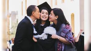 Последние твиты от university of oxford (@uniofoxford). 7 Seleb Indonesia Kuliah Di Kampus Bergengsi Dunia Nomer 4 Studi Di Oxford Lulus Cumlaude Halaman All Tribunstyle Com