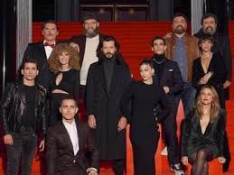 'money heist' fans would love to see a spinoff or prequel after season 5, but here's what the series' director thinks about more installments. Xf9cxhp0ujenym
