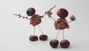 Ein hirschpaar kann man als kastanientiere basteln mit kastanien und eicheln. Basteln Mit Kastanien Eicheln Und Tannzapfen Ideen Furs Herbstbasteln